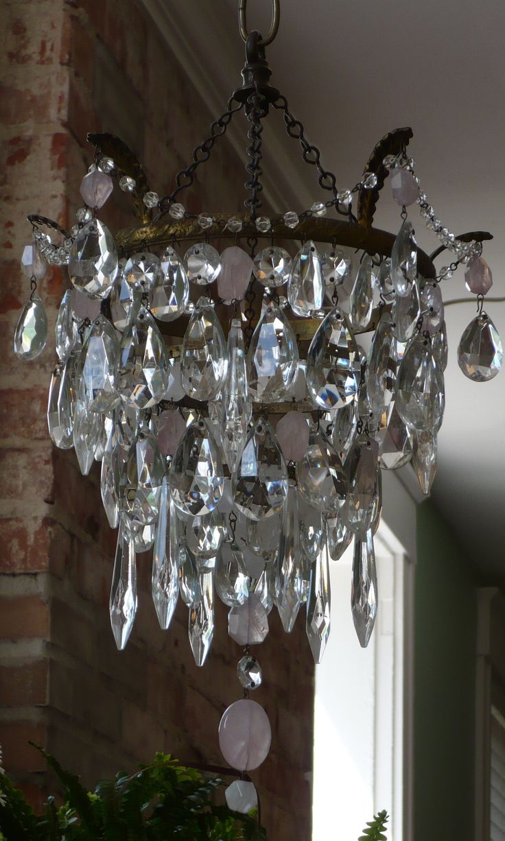 Full Size of Chandelier Crystal Chandeliers Noteworthy Chords Uke Crystals Lowes Sara Bareilles Antiqueacement Lighting Antique Bar Pink Replacement Creative Founder