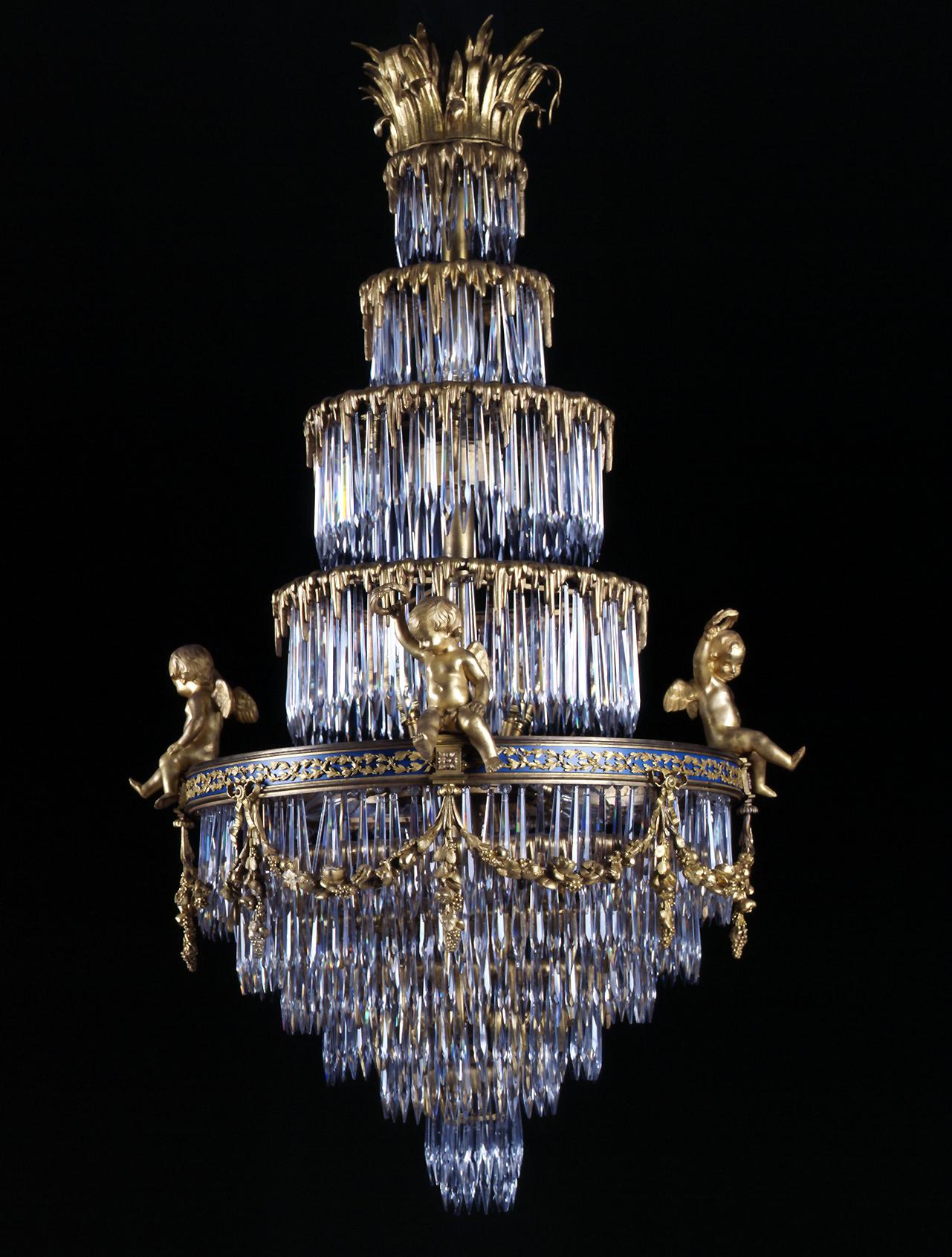 Full Size of Chandeliers Crystals Andghts Grey Pearl Chandelier Earringsght Drum With Shade Chateau Lighting Crystal Smoke Uk And White Shades 6 Cream Light Ceiling 3